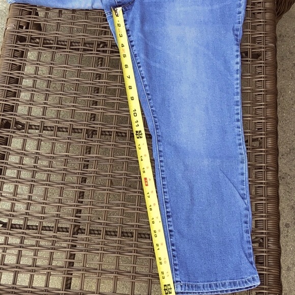 Max Denim Cropped Jeans - Picture 7 of 9